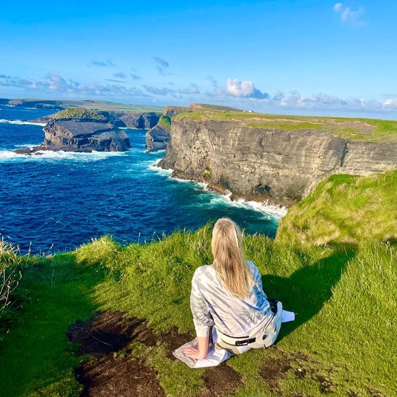 Meet your Posher, Audrey - Picture 1 of 1